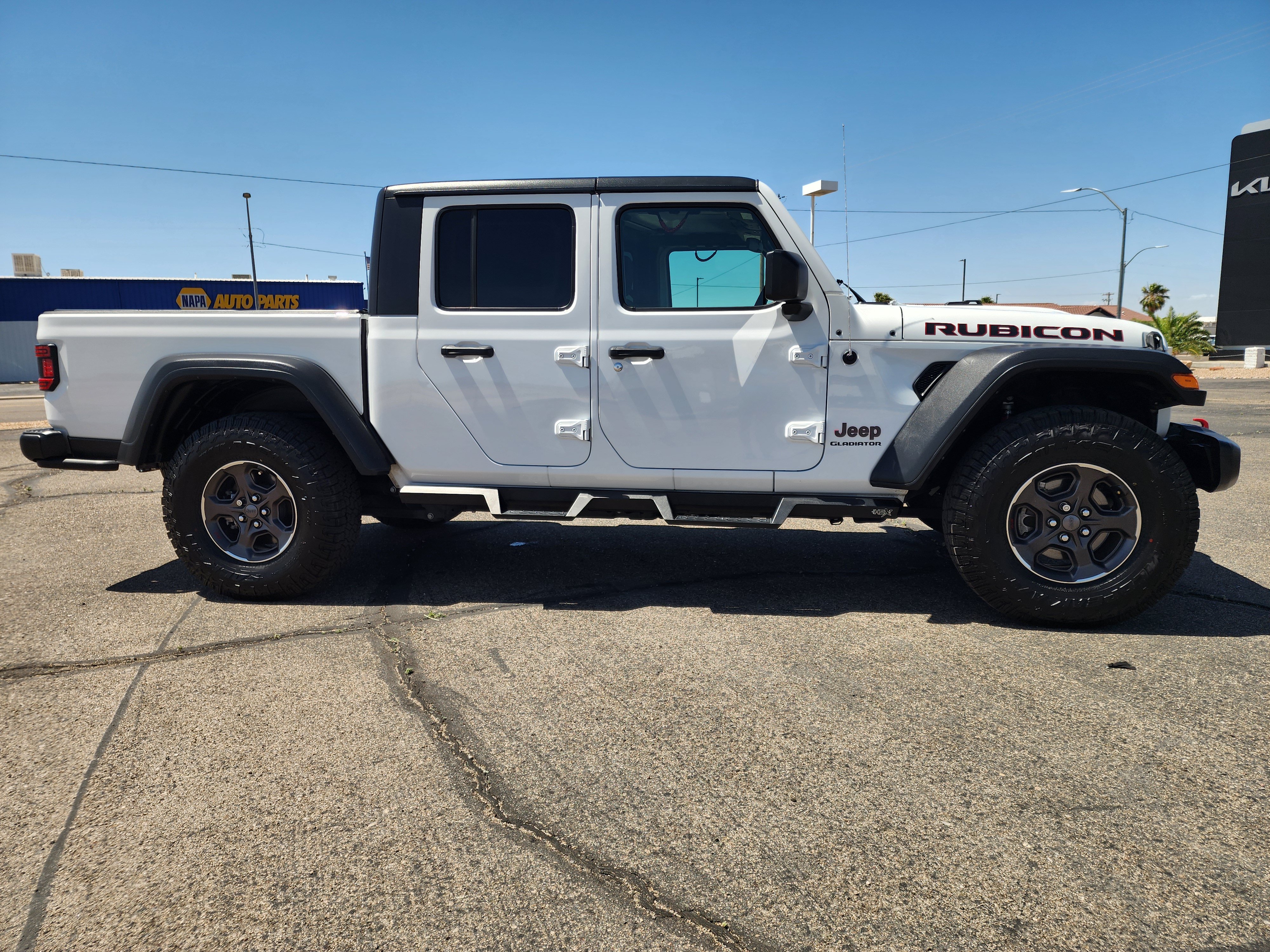 Used 2021 Jeep Gladiator Rubicon AWD/4WD image 4