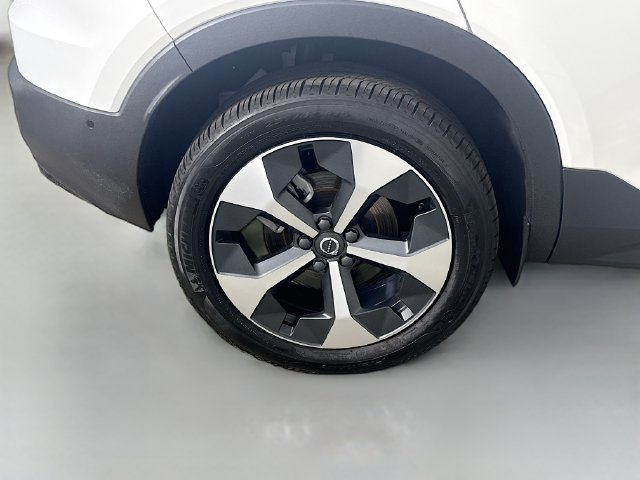 Used 2026 Volvo XC40 B5 Plus AWD/4WD image 32