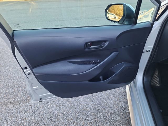 Used 2025 Toyota Corolla LE image 9
