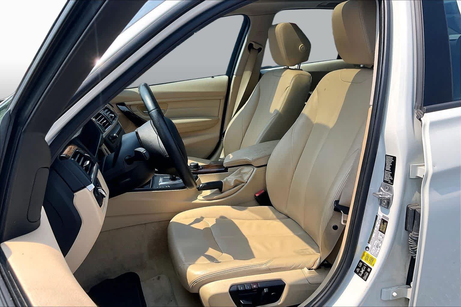 Used 2015 BMW 320i xDrive Sedan AWD/4WD image 7