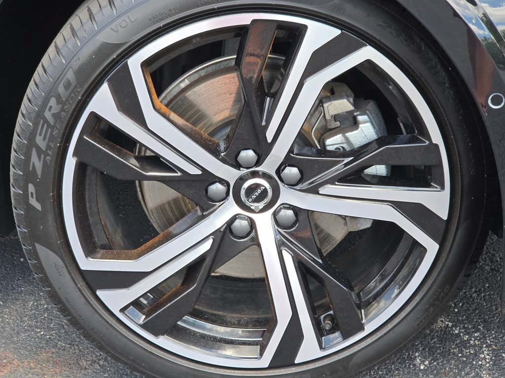 Used 2025 Volvo S60 B5 Plus AWD/4WD image 10