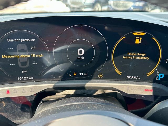 Used 2020 Porsche Taycan 4S image 29