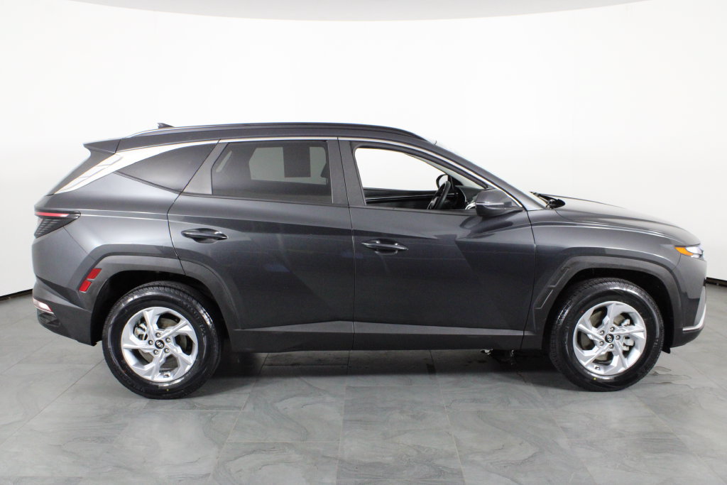 Used 2022 Hyundai Tucson SEL w/ Cargo Package AWD/4WD image 12