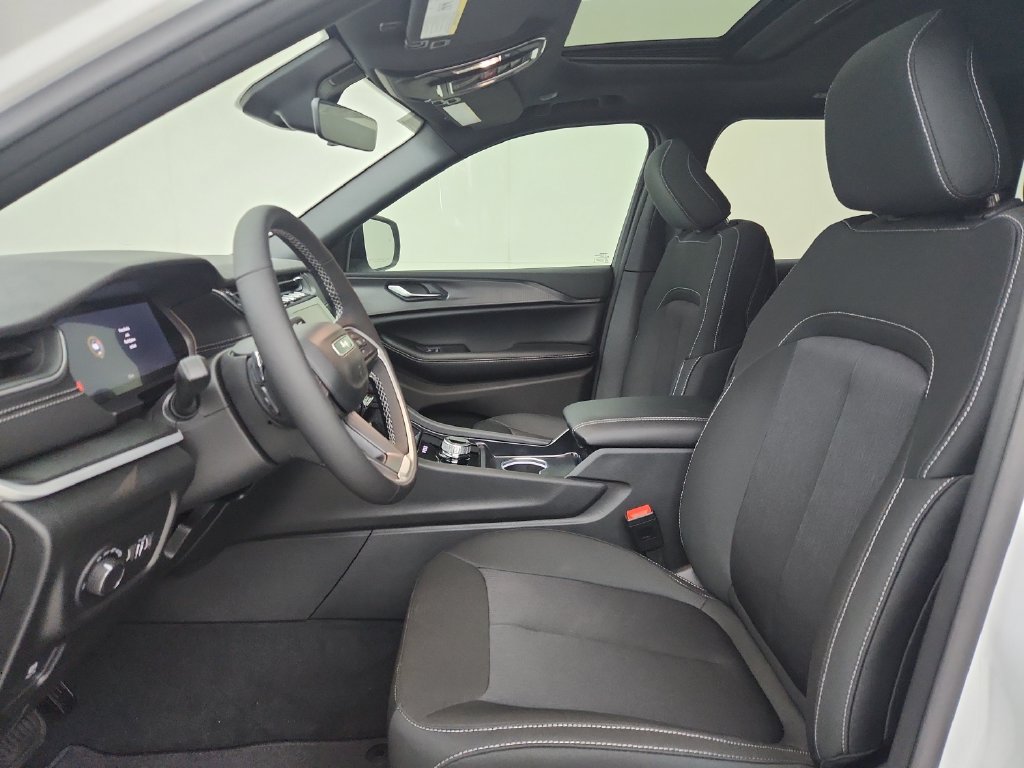 New 2026 Jeep Grand Cherokee Laredo X AWD/4WD image 18