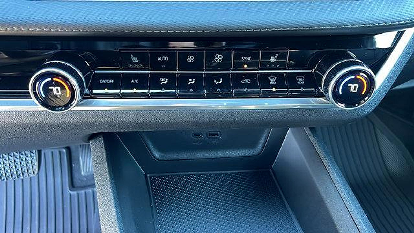 New 2026 Chevrolet Equinox LT w/ Convenience Package II image 21