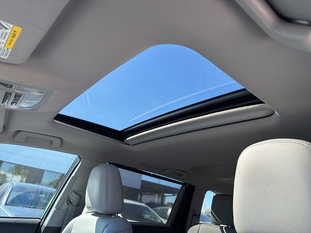 Used 2016 Toyota Highlander XLE image 23