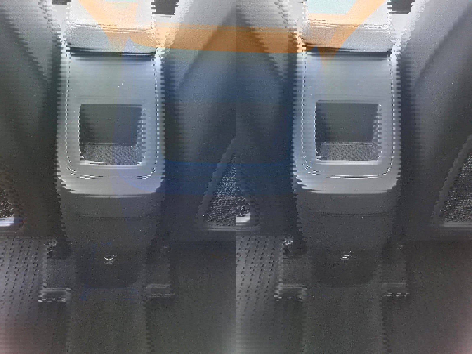 Used 2016 Volvo XC90 T5 Momentum image 37