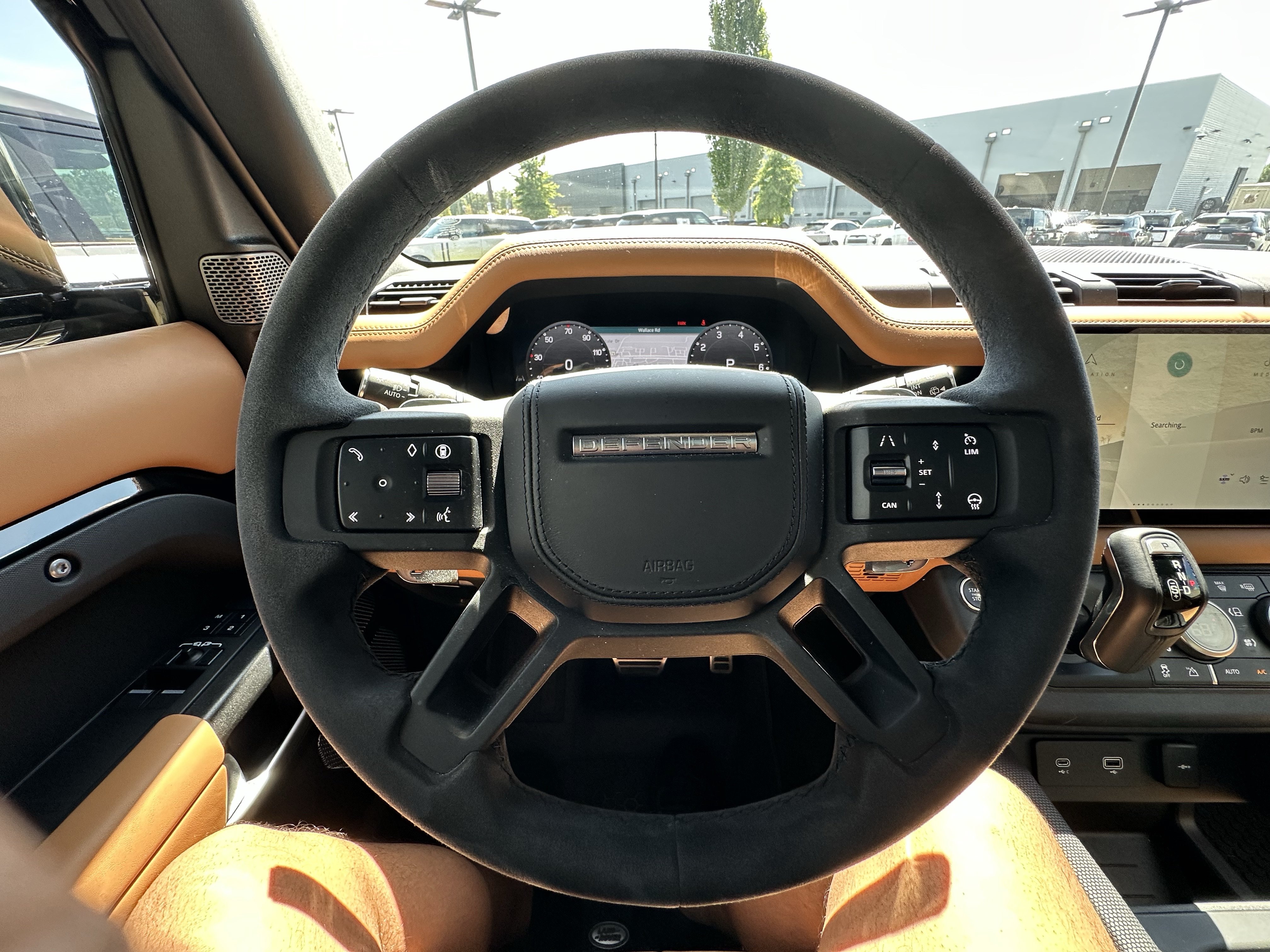 Certified 2024 Land Rover Defender 90 V8 AWD/4WD image 21