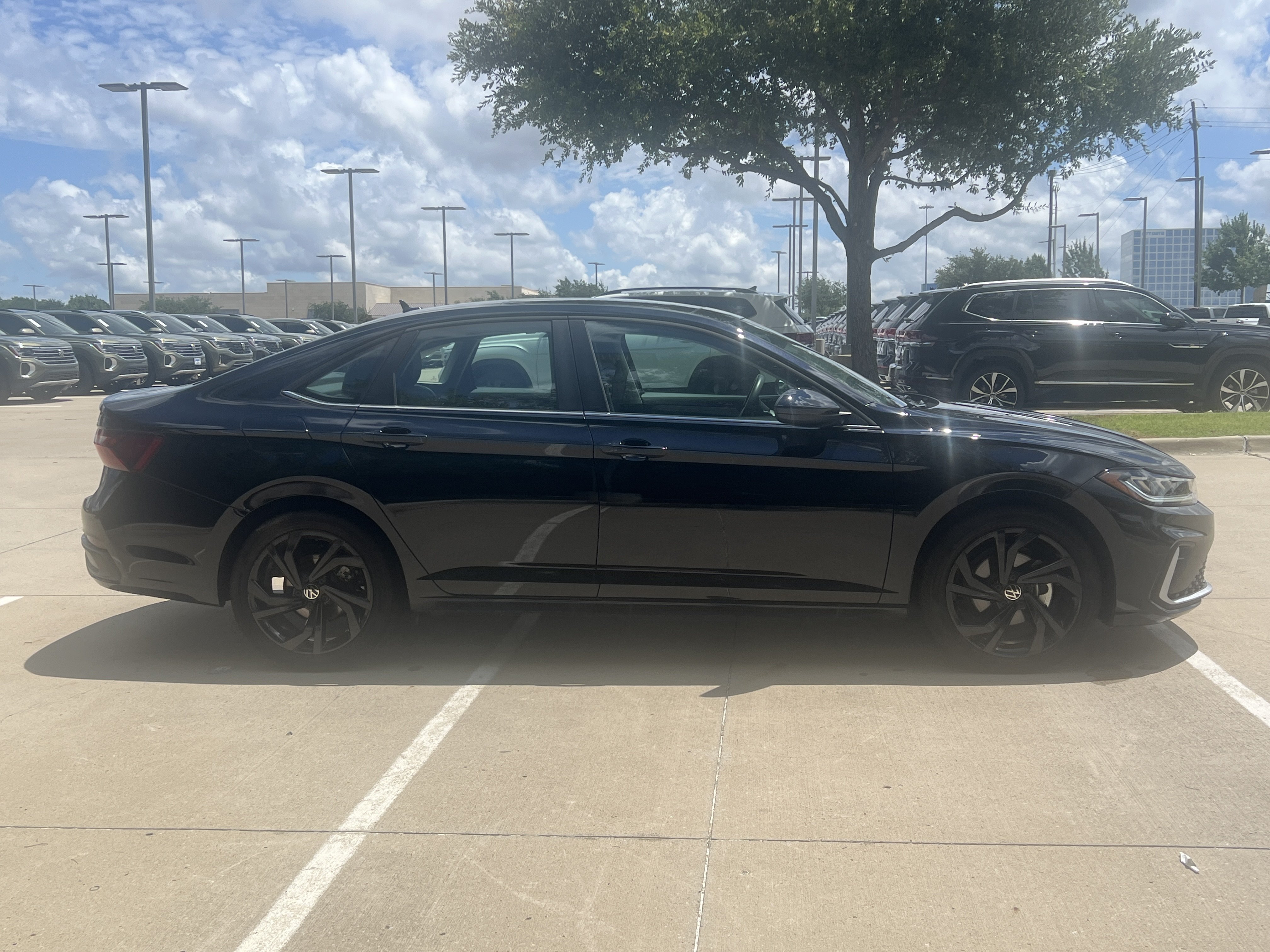 Used 2026 Volkswagen Jetta SE w/ Black Wheel Package FWD image 11
