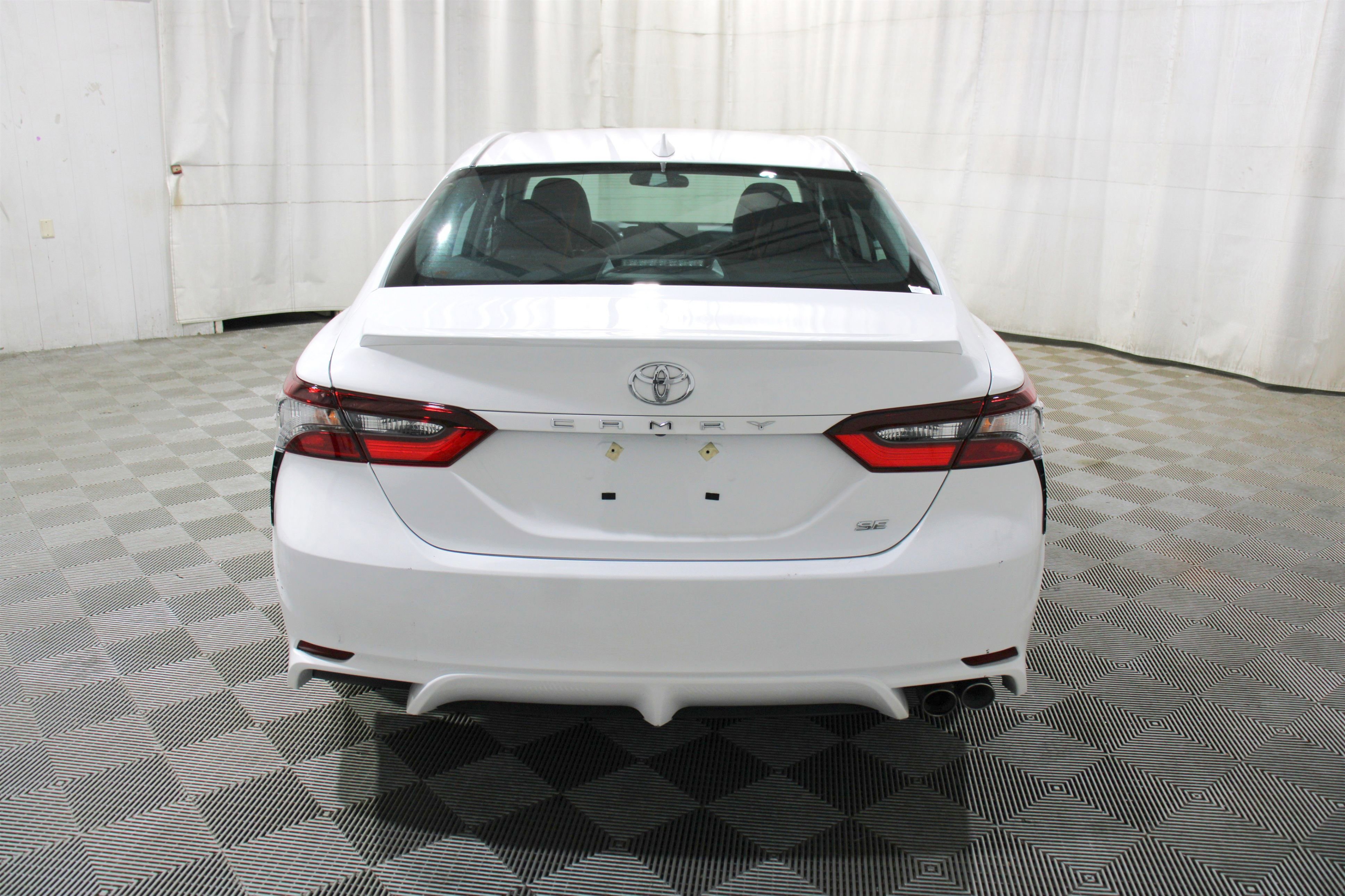 Used 2023 Toyota Camry SE image 30