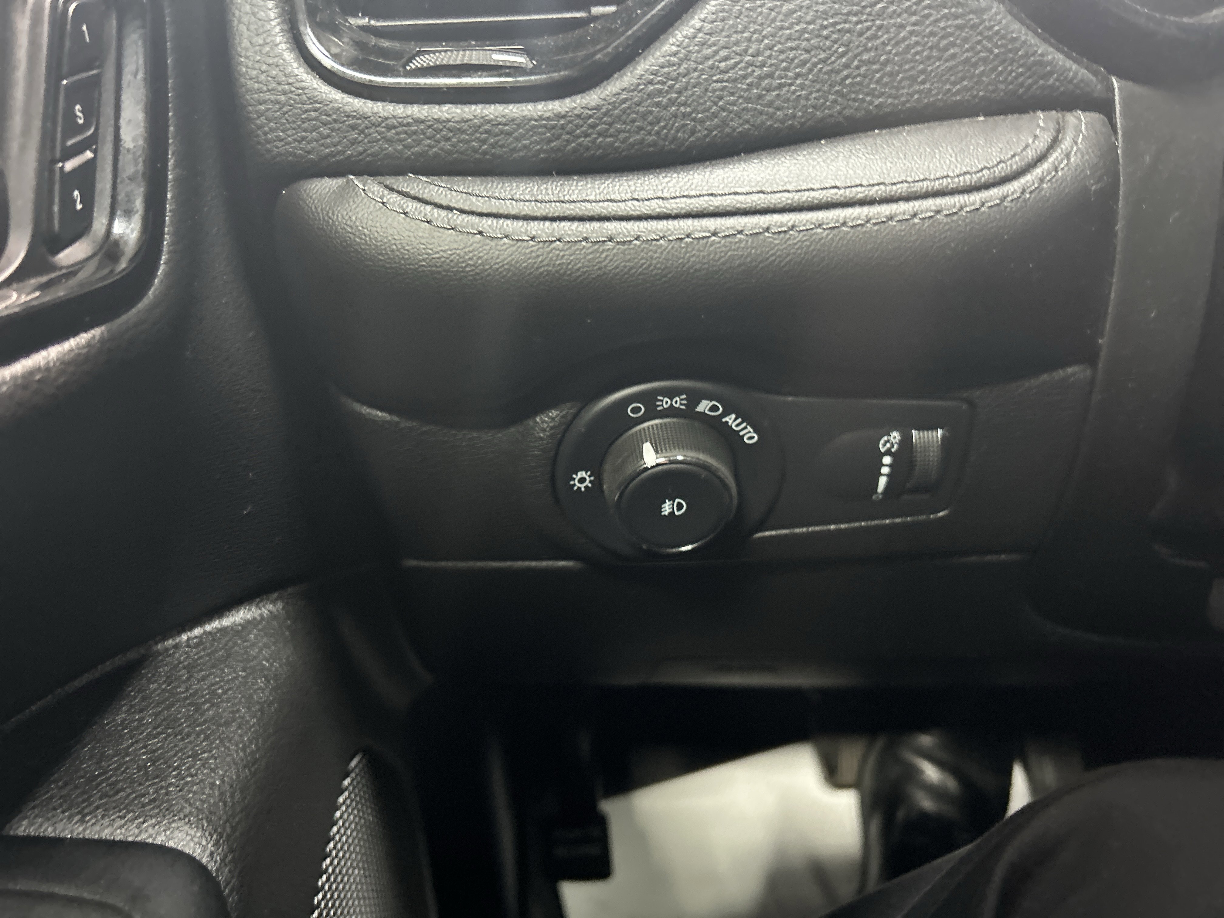 Used 2022 Dodge Durango GT image 19