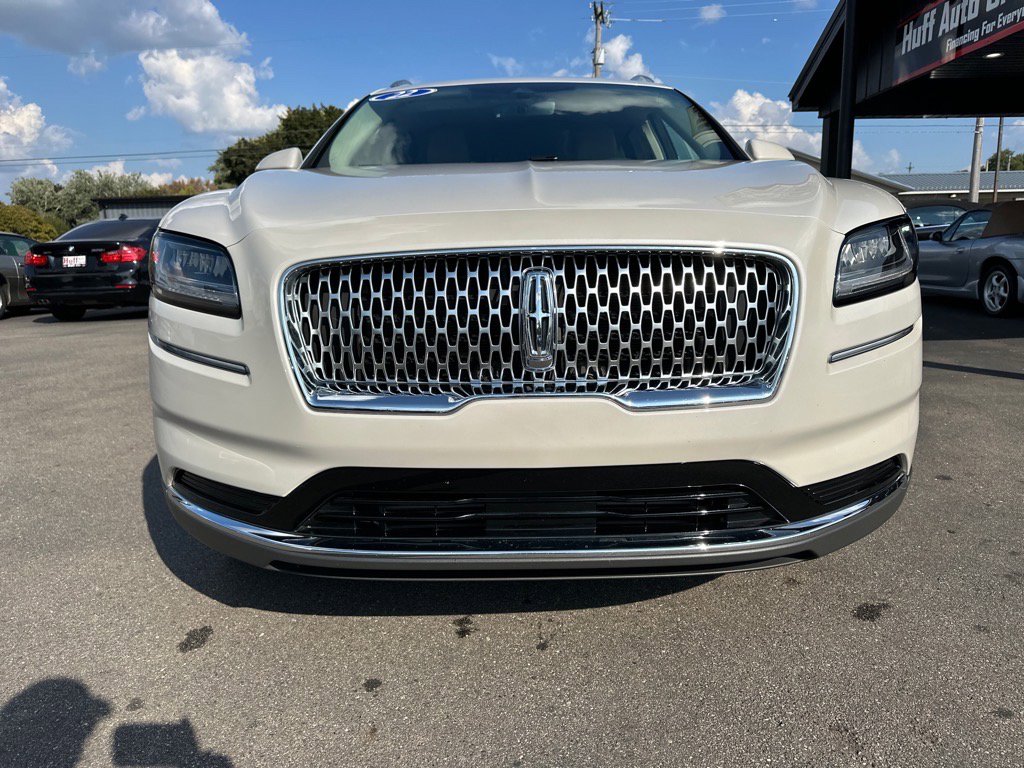 Used 2022 Lincoln Nautilus FWD w/ Premium Package image 7