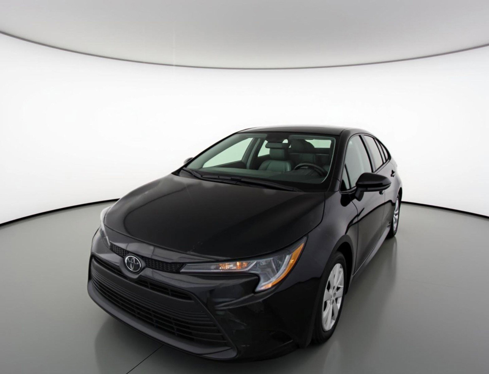 Used 2025 Toyota Corolla LE image 3