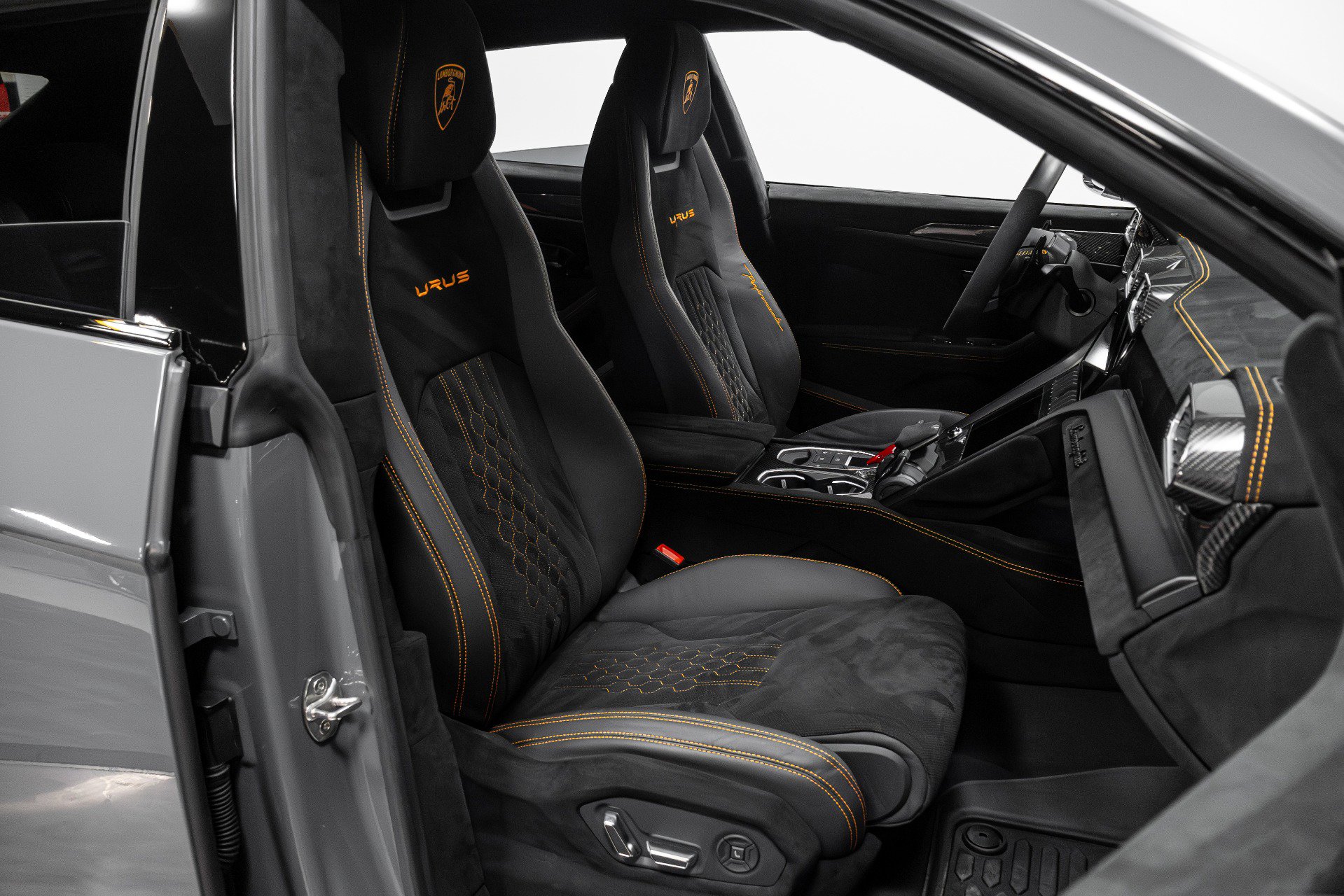 Used 2023 Lamborghini Urus Performante image 24