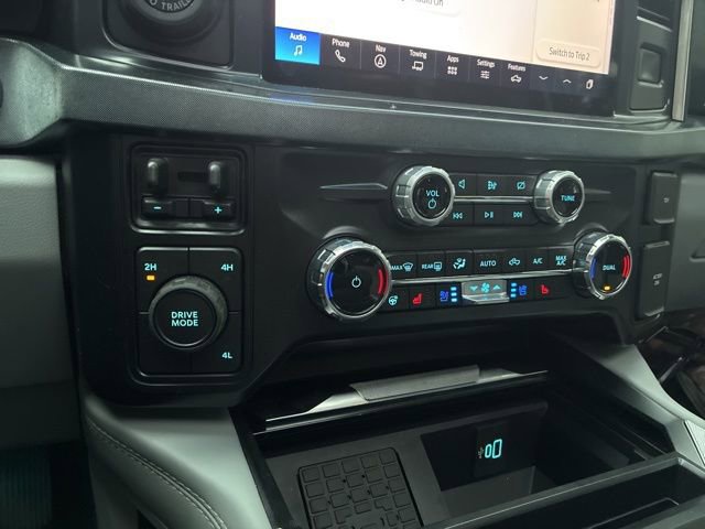 Used 2024 Ford F350 Limited w/ FX4 Off-Road Package image 32