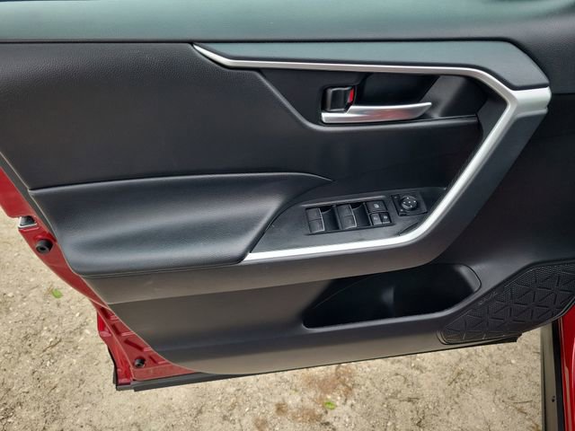 Used 2022 Toyota RAV4 XLE w/ Convenience Package image 14