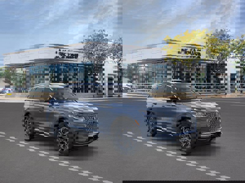 Used 2026 Lincoln Corsair Premiere image 7