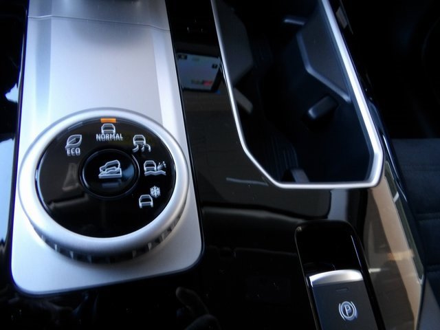 New 2025 Mitsubishi Outlander SE image 22