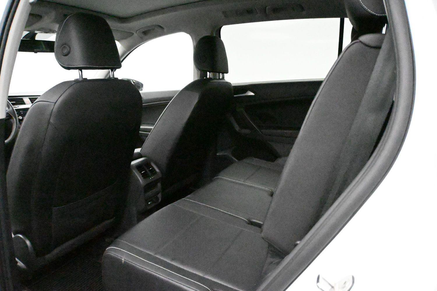 Used 2021 Volkswagen Tiguan SE w/ Panoramic Sunroof Package AWD/4WD image 10