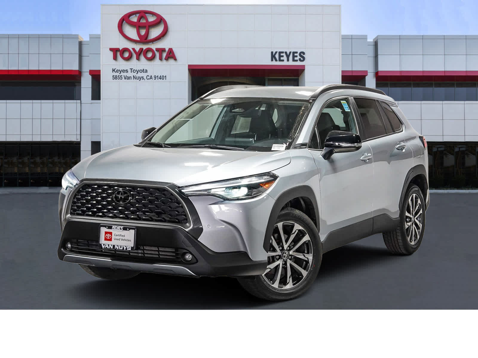 Certified 2025 Toyota Corolla Cross XLE FWD image 1