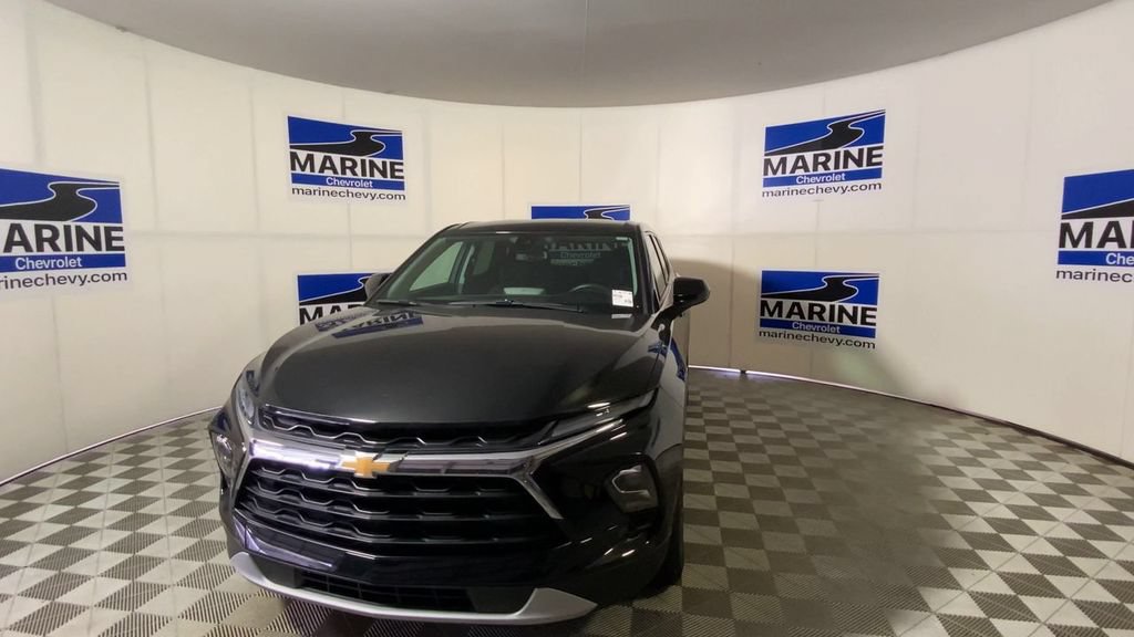 Used 2025 Chevrolet Blazer LT FWD image 5