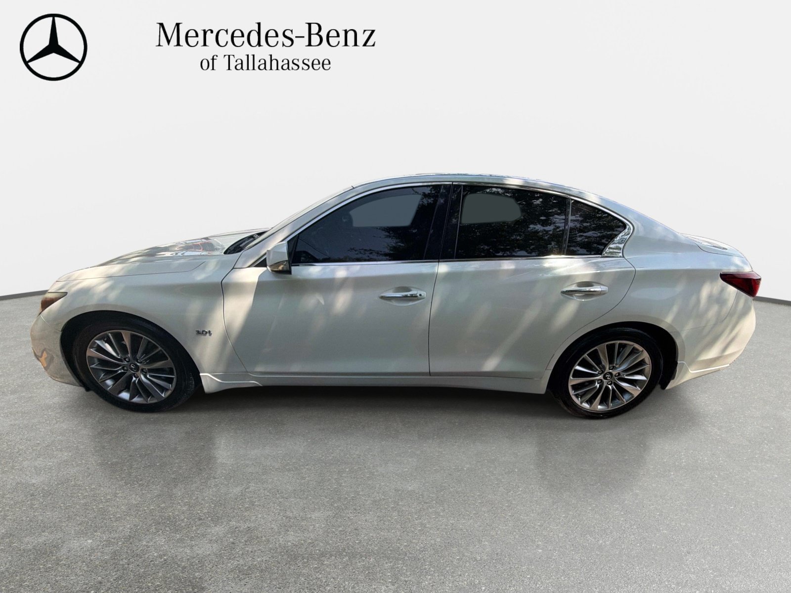 Used 2018 INFINITI Q50 Luxe w/ Cargo Package (L95) RWD image 8