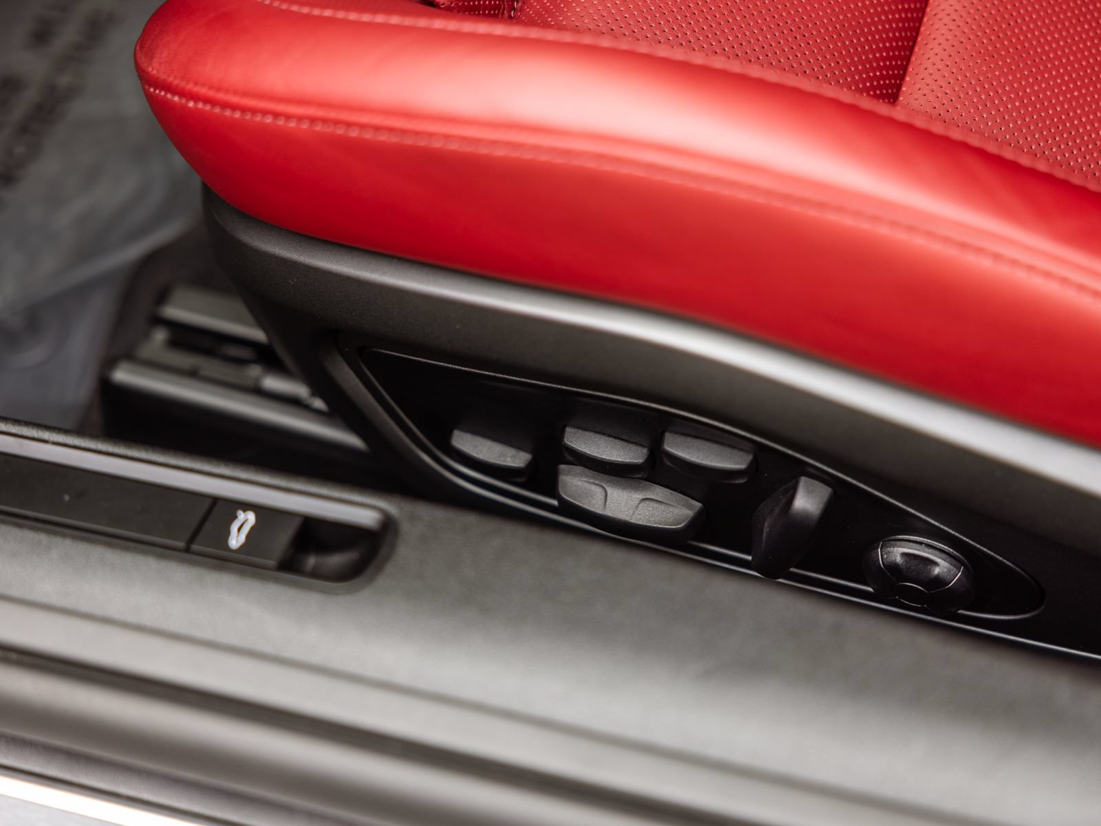Certified 2025 Porsche 911 Turbo S AWD/4WD image 19