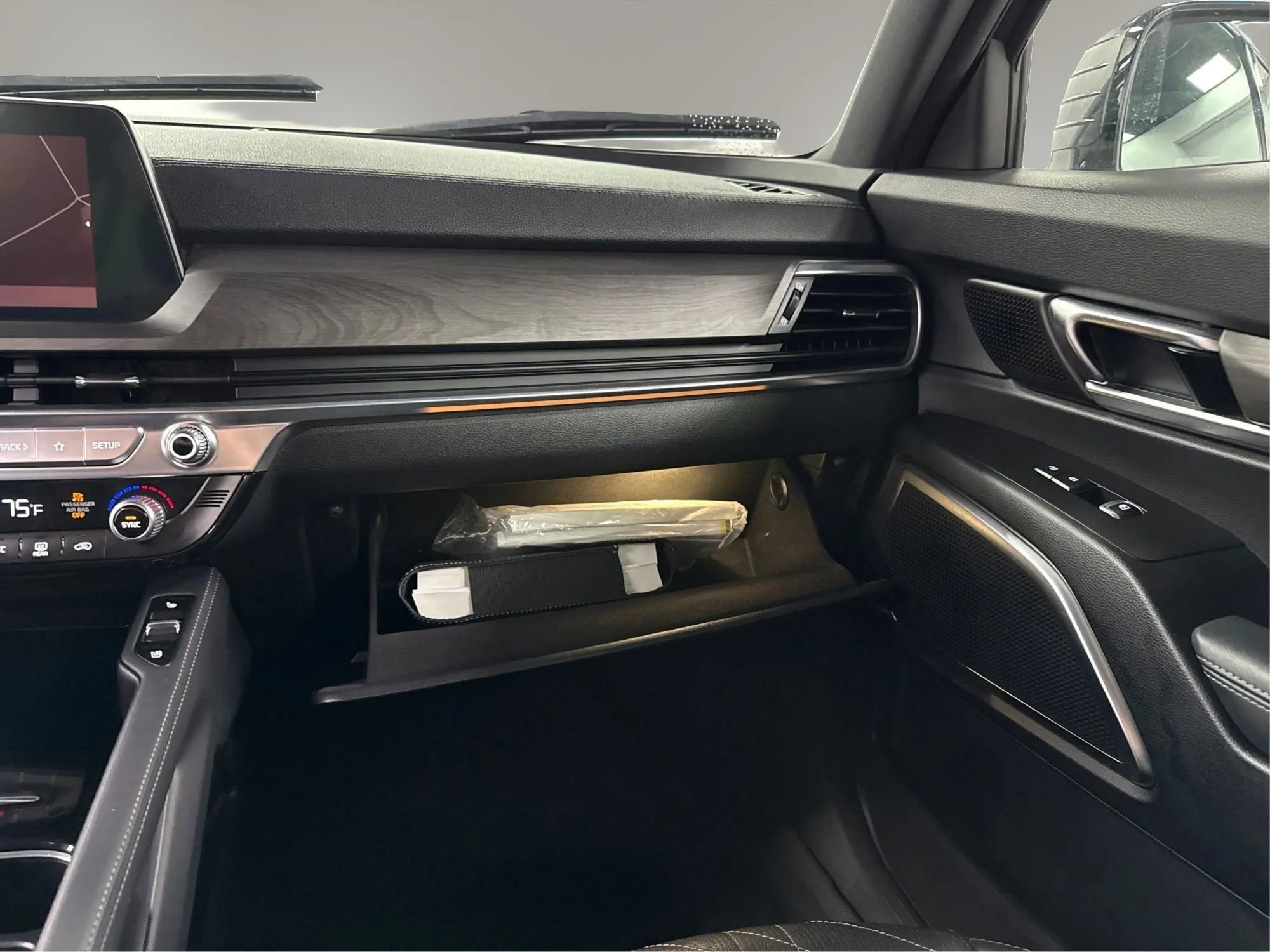 Used 2023 Kia Telluride AWD image 31