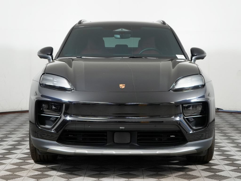 Certified 2025 Porsche Macan 4S Electric AWD/4WD image 10