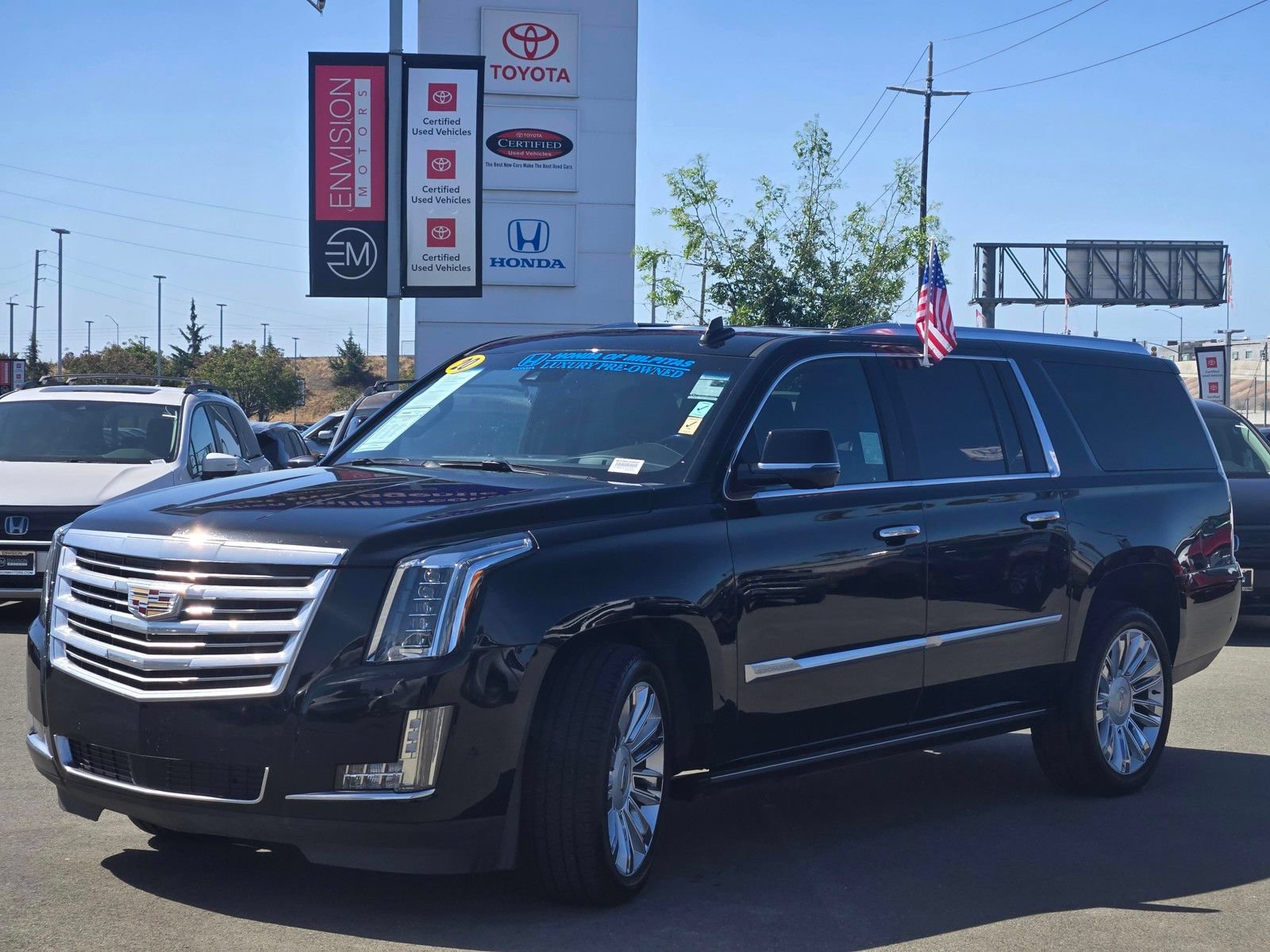 Used 2020 Cadillac Escalade ESV Platinum AWD/4WD image 3