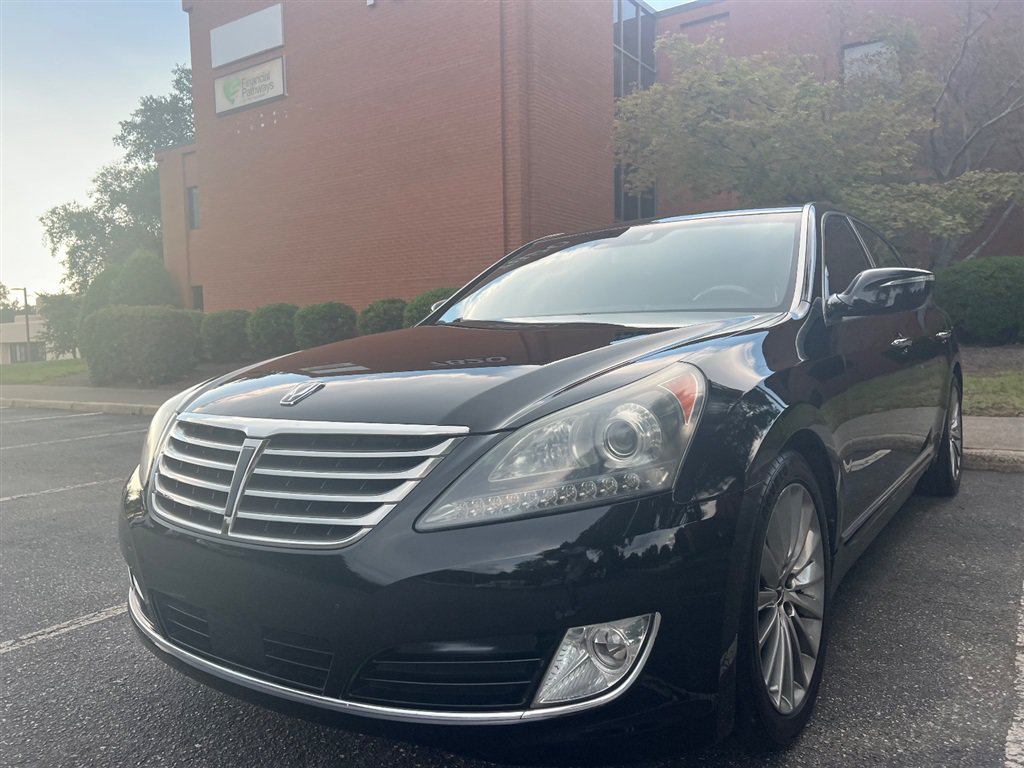 Used 2015 Hyundai Equus Signature RWD image 2