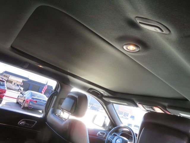 Used 2019 Jeep Grand Cherokee Limited w/ Luxury Group II image 17