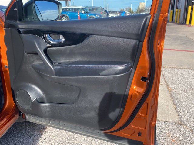 Used 2021 Nissan Rogue Sport SL w/ Premium Package image 10