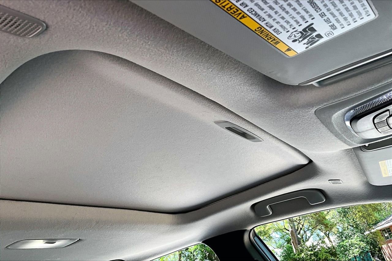 Used 2024 Toyota Corolla Cross LE w/ Moonroof Package image 28