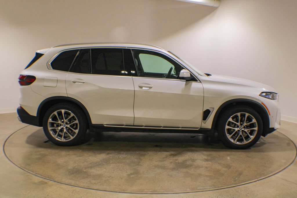 Used 2026 BMW X5 xDrive40i AWD/4WD image 7