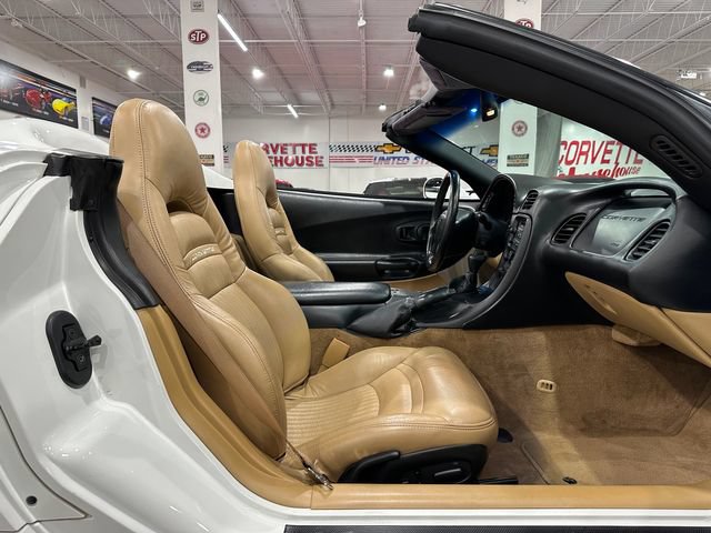 Used 2004 Chevrolet Corvette Convertible RWD image 9