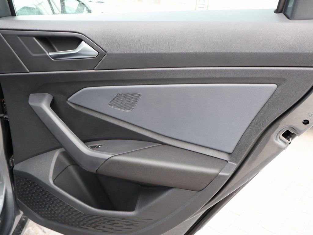 Used 2025 Volkswagen Jetta SE image 18