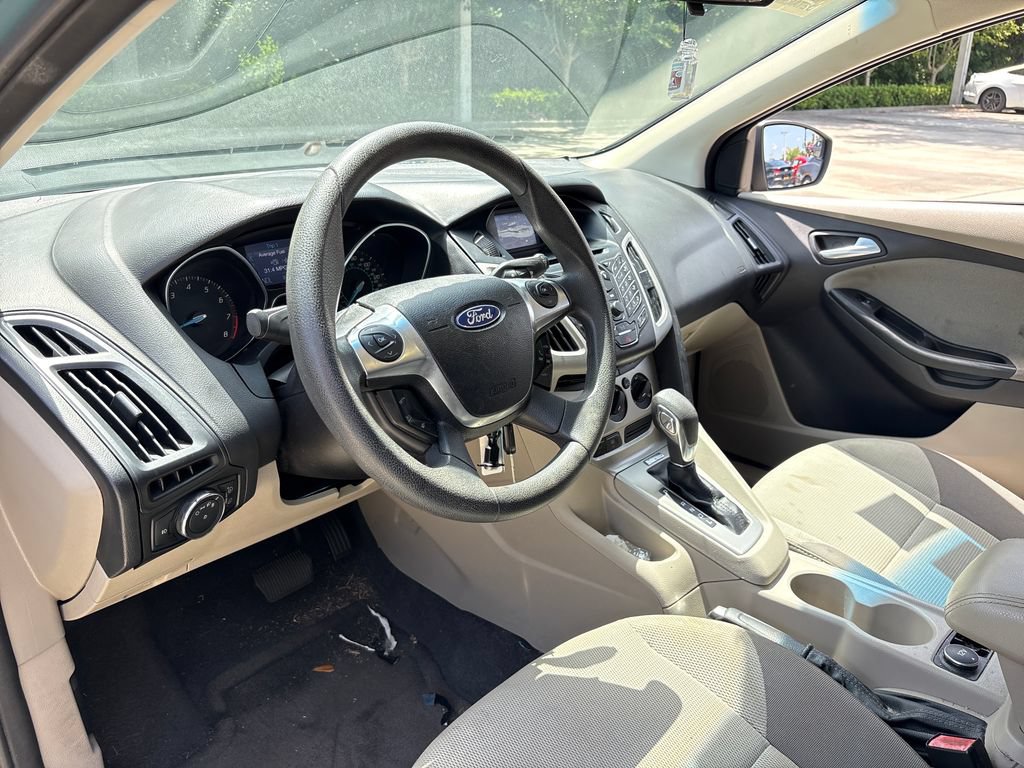Used 2012 Ford Focus SE FWD image 6