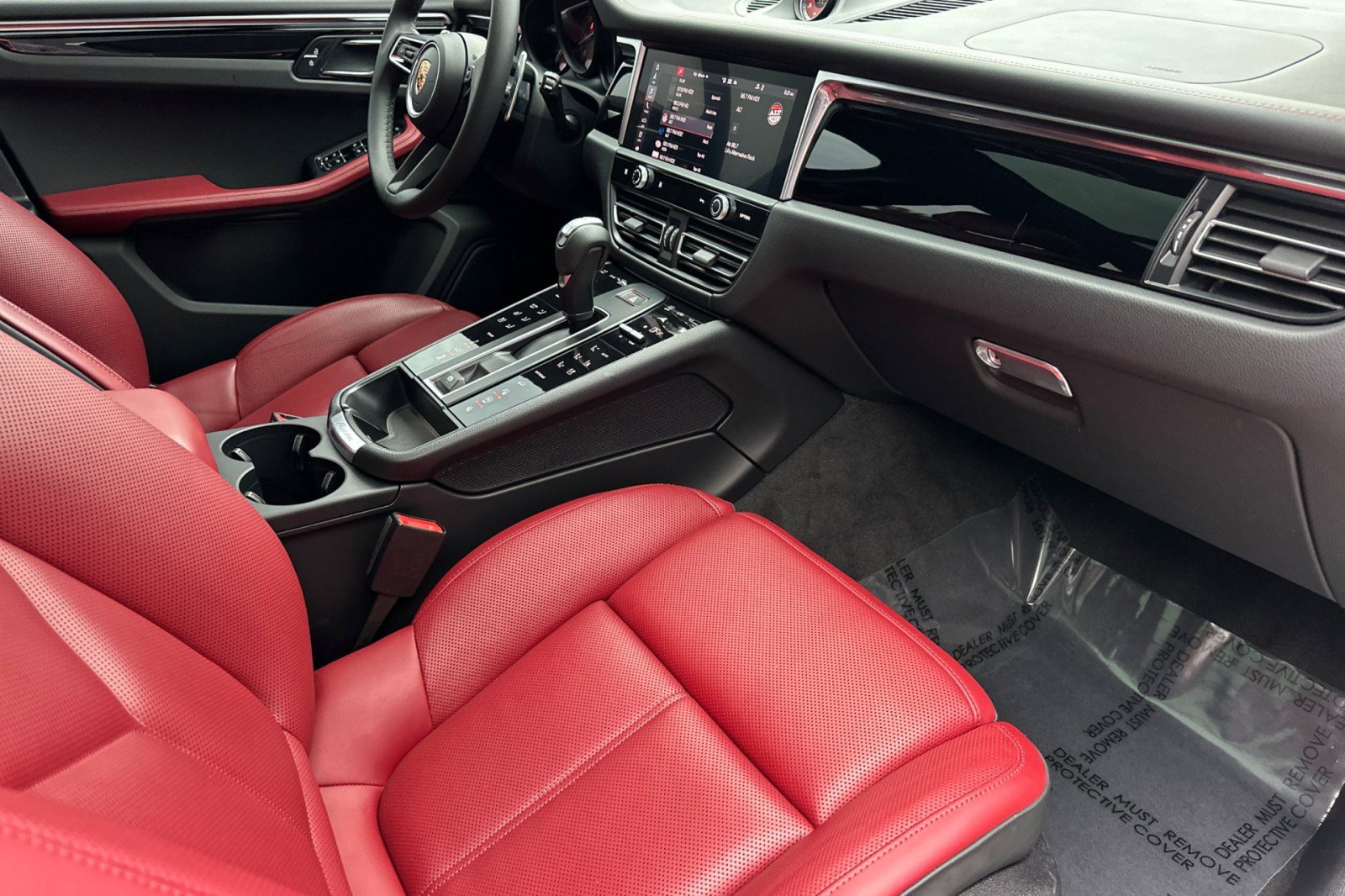 Used 2023 Porsche Macan S image 16