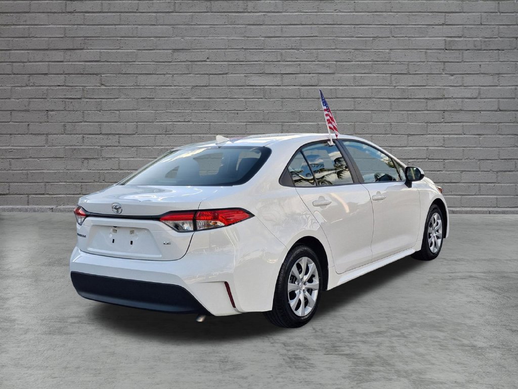 Used 2025 Toyota Corolla LE FWD image 11