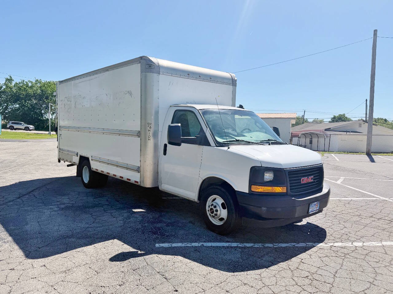 Used 2017 GMC Savana 3500 Extended RWD image 3