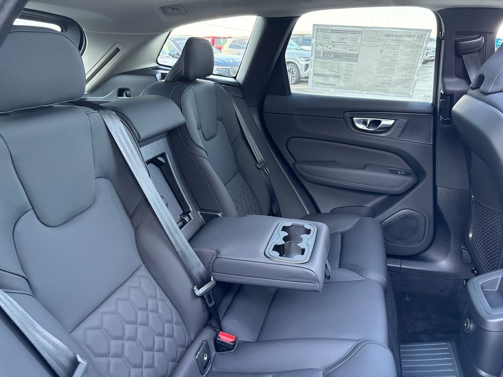 New 2026 Volvo XC60 T8 Core image 12