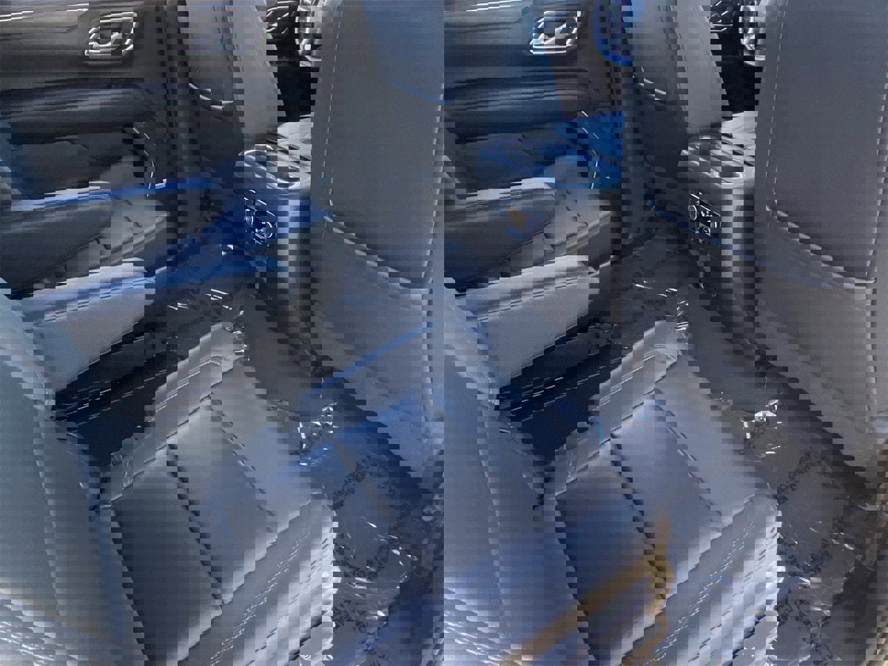 Used 2023 Chevrolet Suburban Z71 w/ Luxury Package image 15