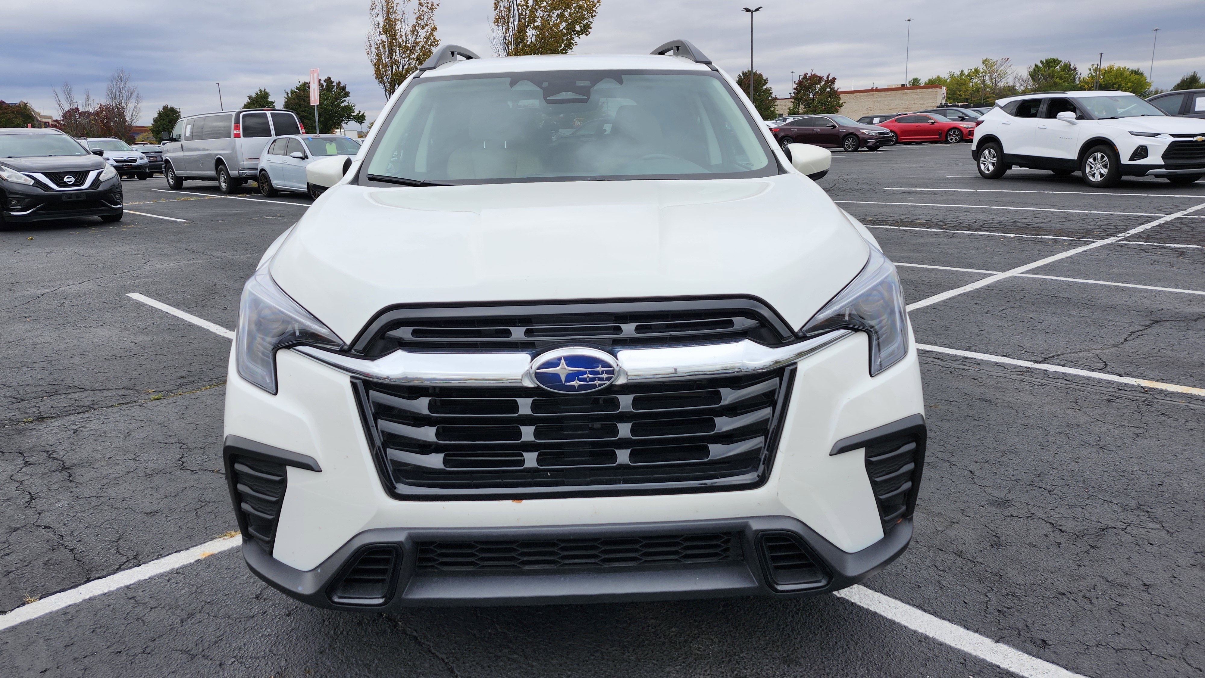 Used 2025 Subaru Ascent Premium image 3