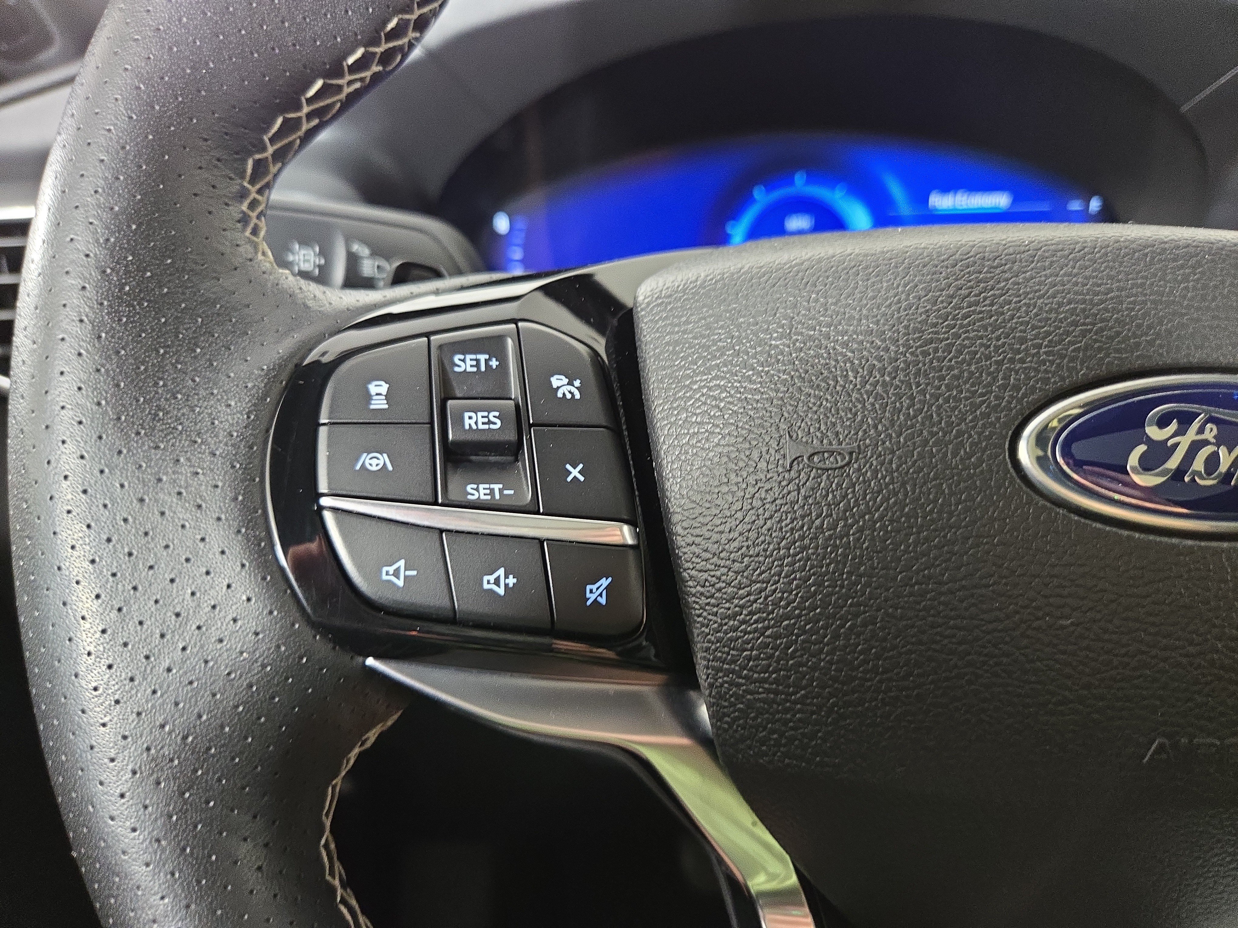 Used 2023 Ford Explorer ST w/ Equipment Group 401A AWD/4WD image 16