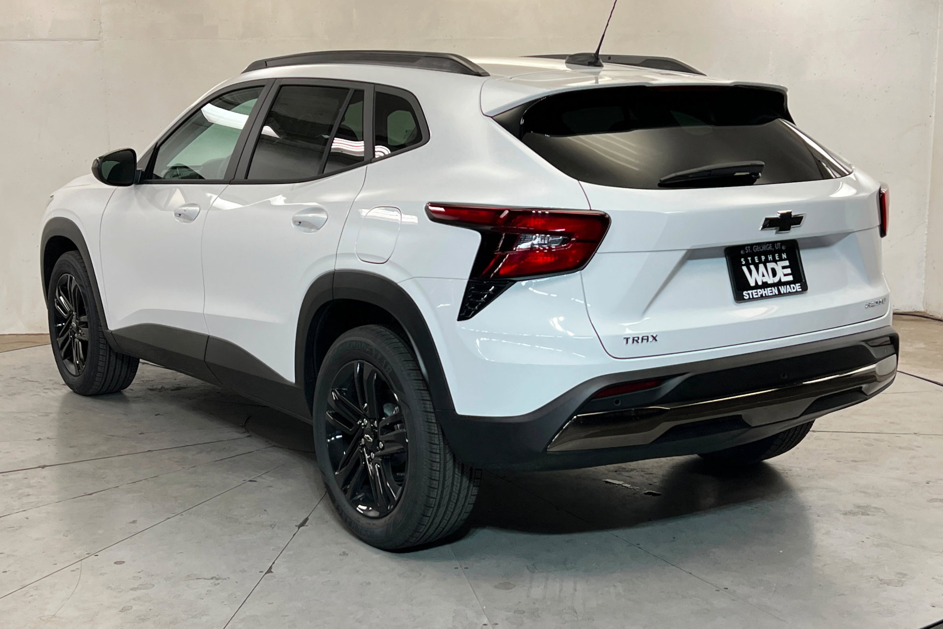 New 2026 Chevrolet Trax ACTIV w/ Sunroof Package FWD image 3