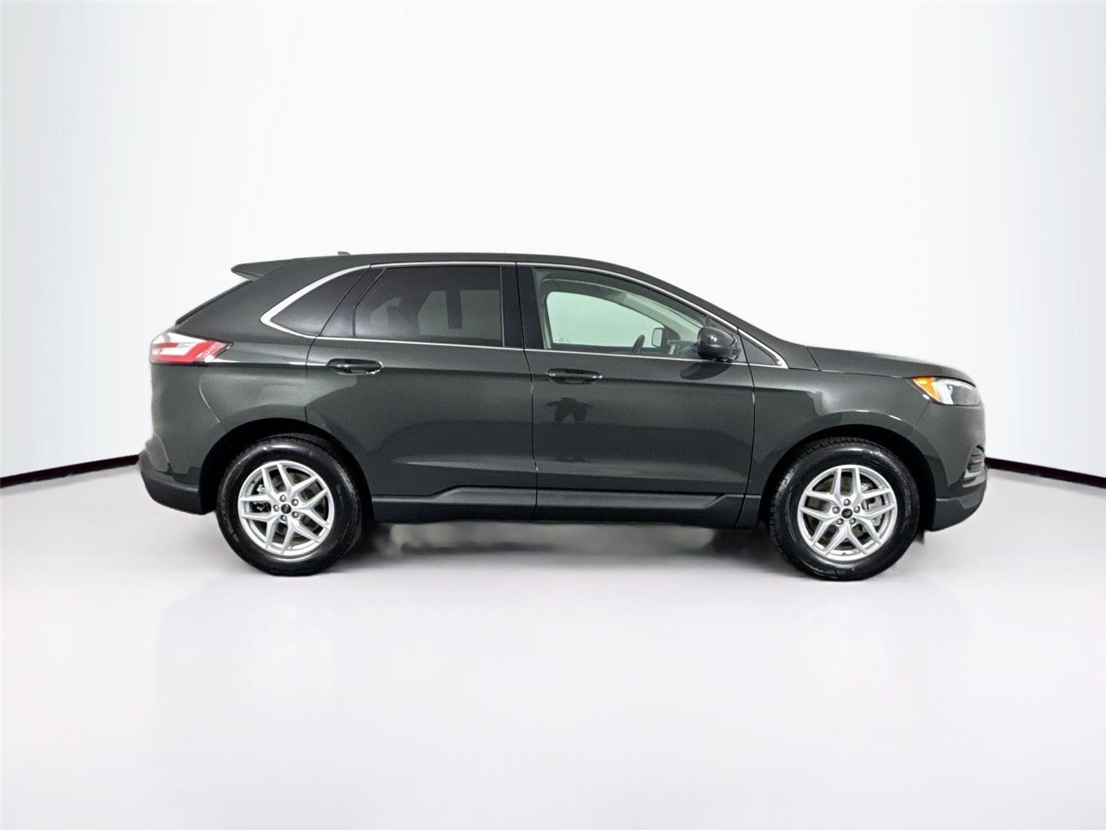 Used 2023 Ford Edge SEL image 10