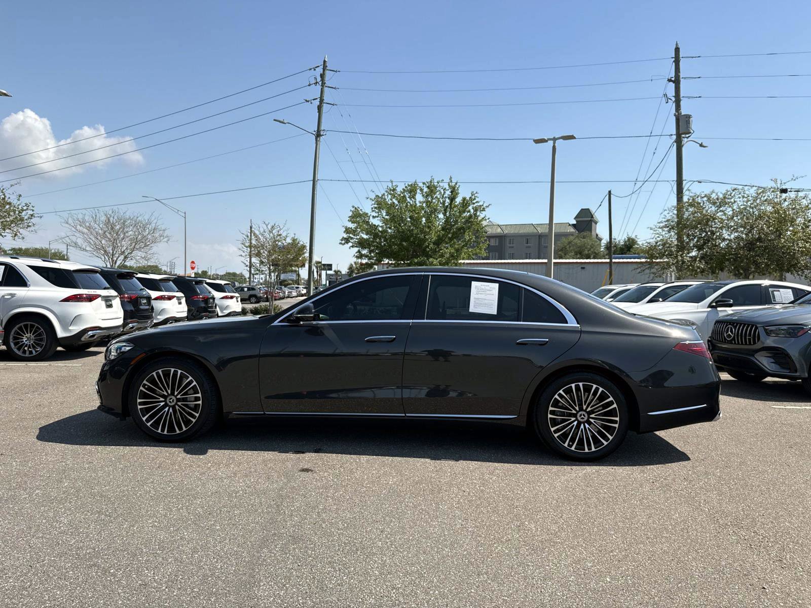 Used 2024 Mercedes-Benz S 580 4MATIC Sedan image 2
