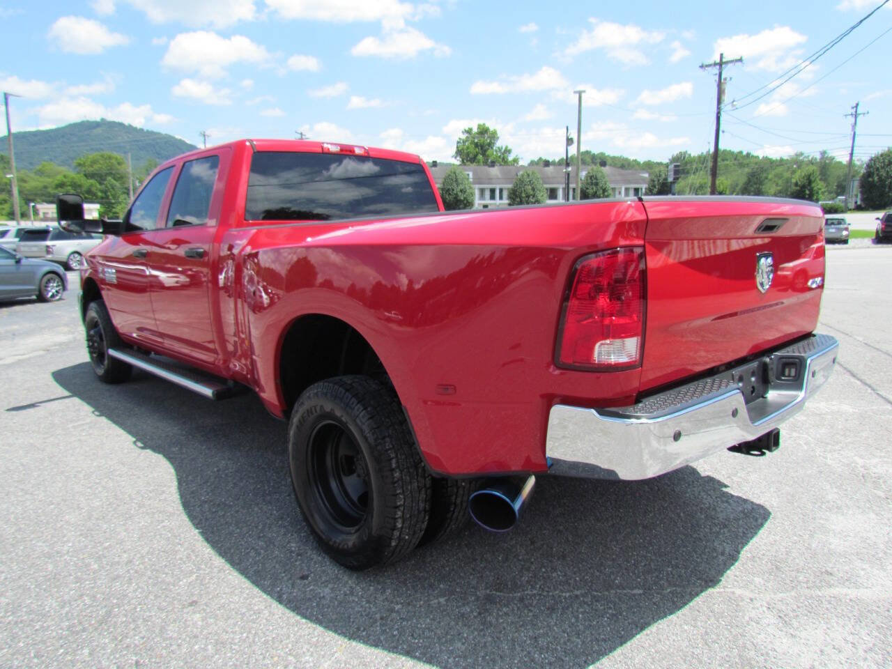 Used 2017 RAM 3500 Tradesman w/ Chrome Appearance Group image 5