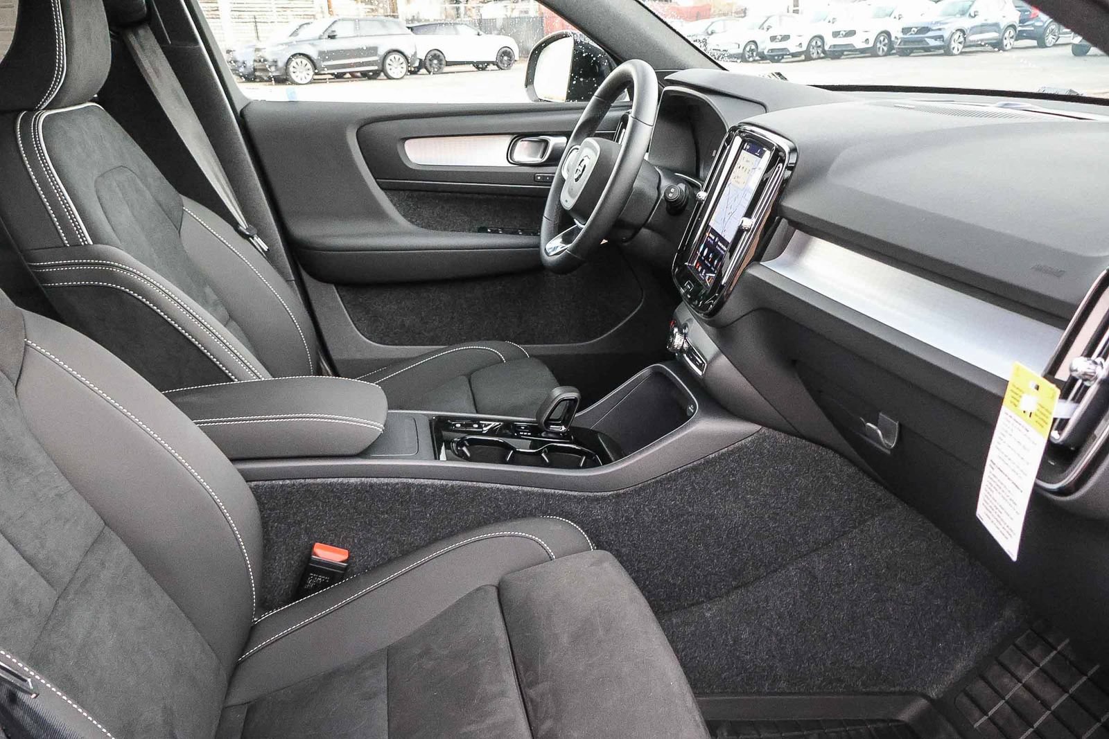 New 2026 Volvo XC40 B5 Ultra w/ Climate Package AWD/4WD image 18